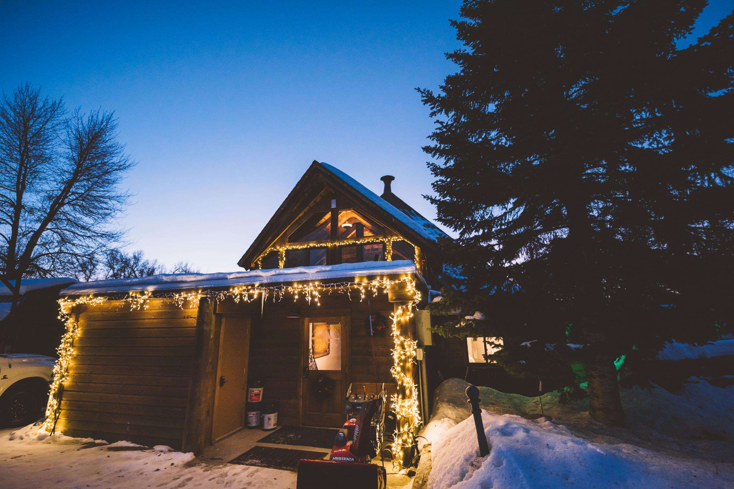 Teton-Teepee-Lodge-Alta-WY-Exterior-Entrance-Winter-002
