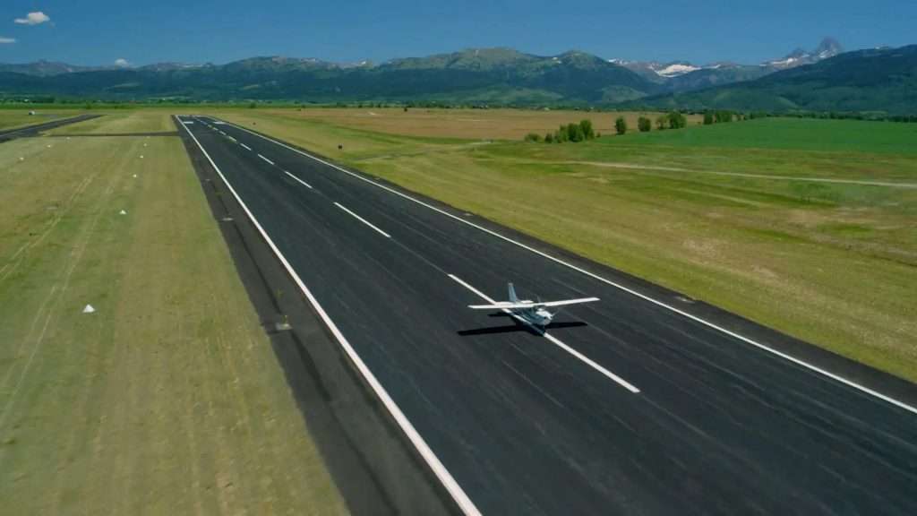 driggs-reed-airport-outside-02