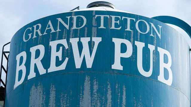grand-teton-brewing-outside-02
