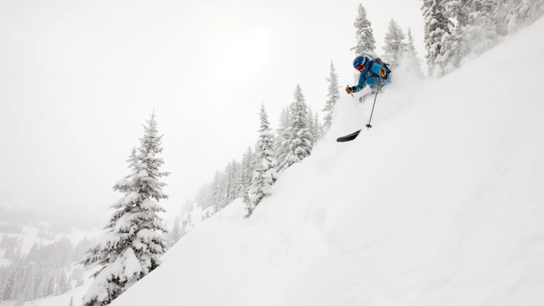 a-skiers-guide-to-grand-targhee-wyoming-powder-magazine-article-photo-001