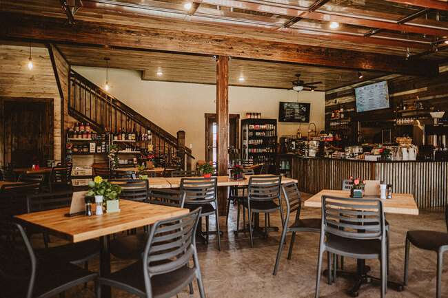 wanderlust-bistro-inside-01